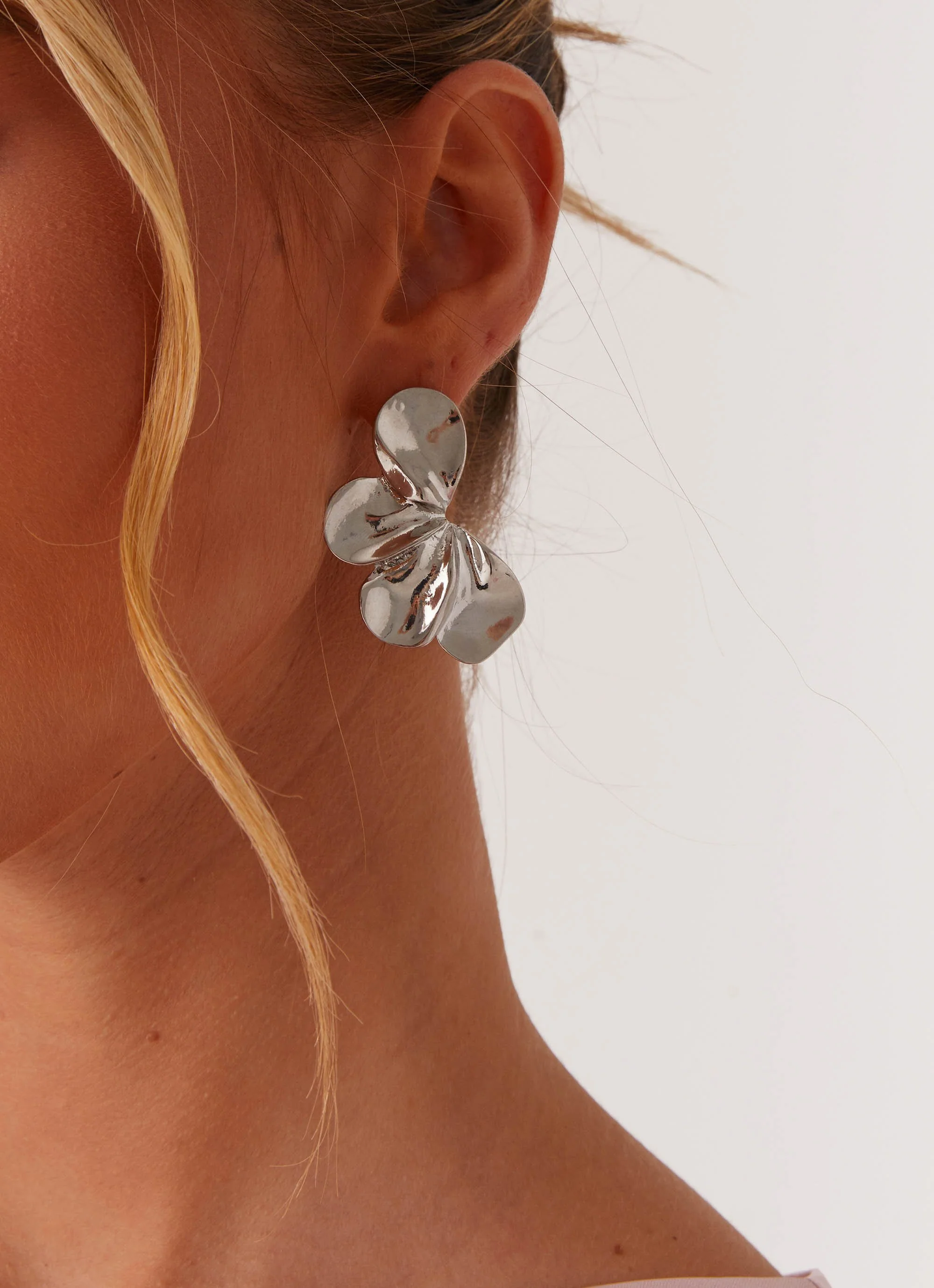 Caspian Flower Earrings - Silver - Image 3