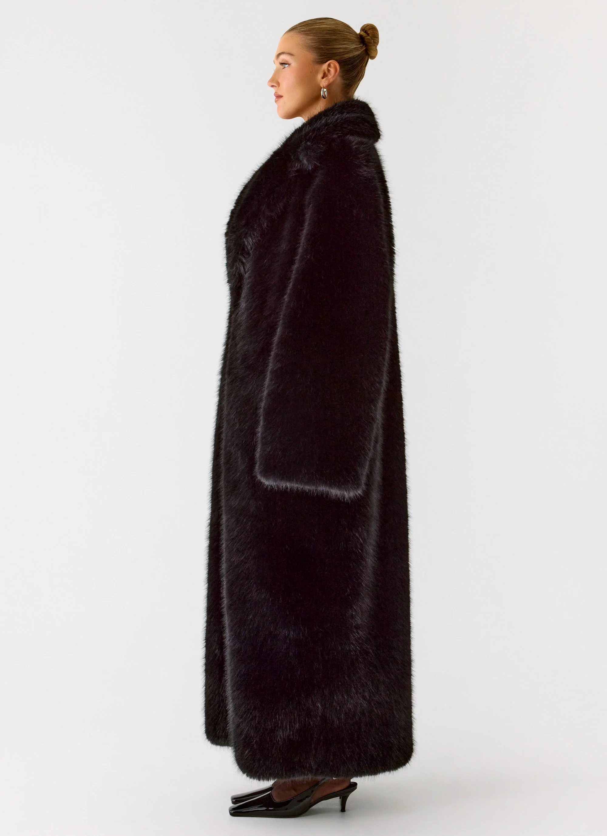 Kamil Faux Fur Maxi Coat - Black - Image 6